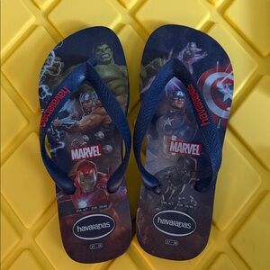 Havaianas Women’s  Marvel Flip Flops NWOT - Navy and Red. Size 6/7.  $15